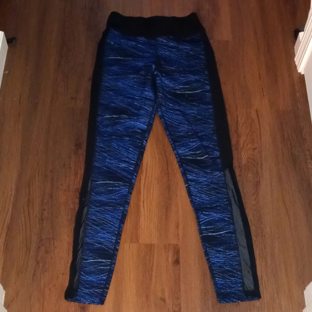 Women's pop fit leggings size medium